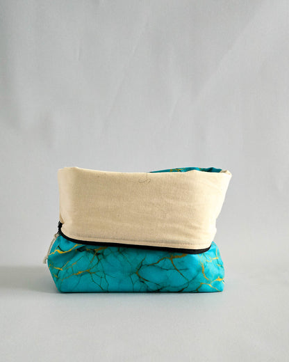 Njord Bag Nordic Marble – Projekttasche in Türkis mit Goldmarmor-Muster, handgenäht in Bayern von Nadelmikado