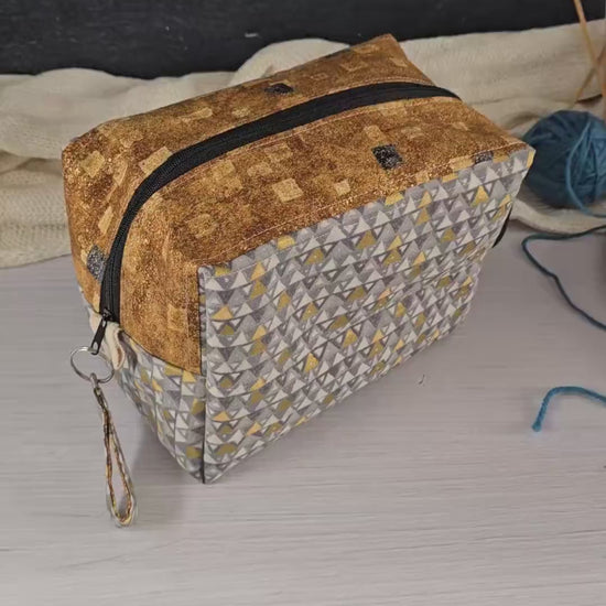 Hochwertige Verarbeitung der Fenja Bag Triangold, perfekt als Geschenk oder für den Eigengebrauch.