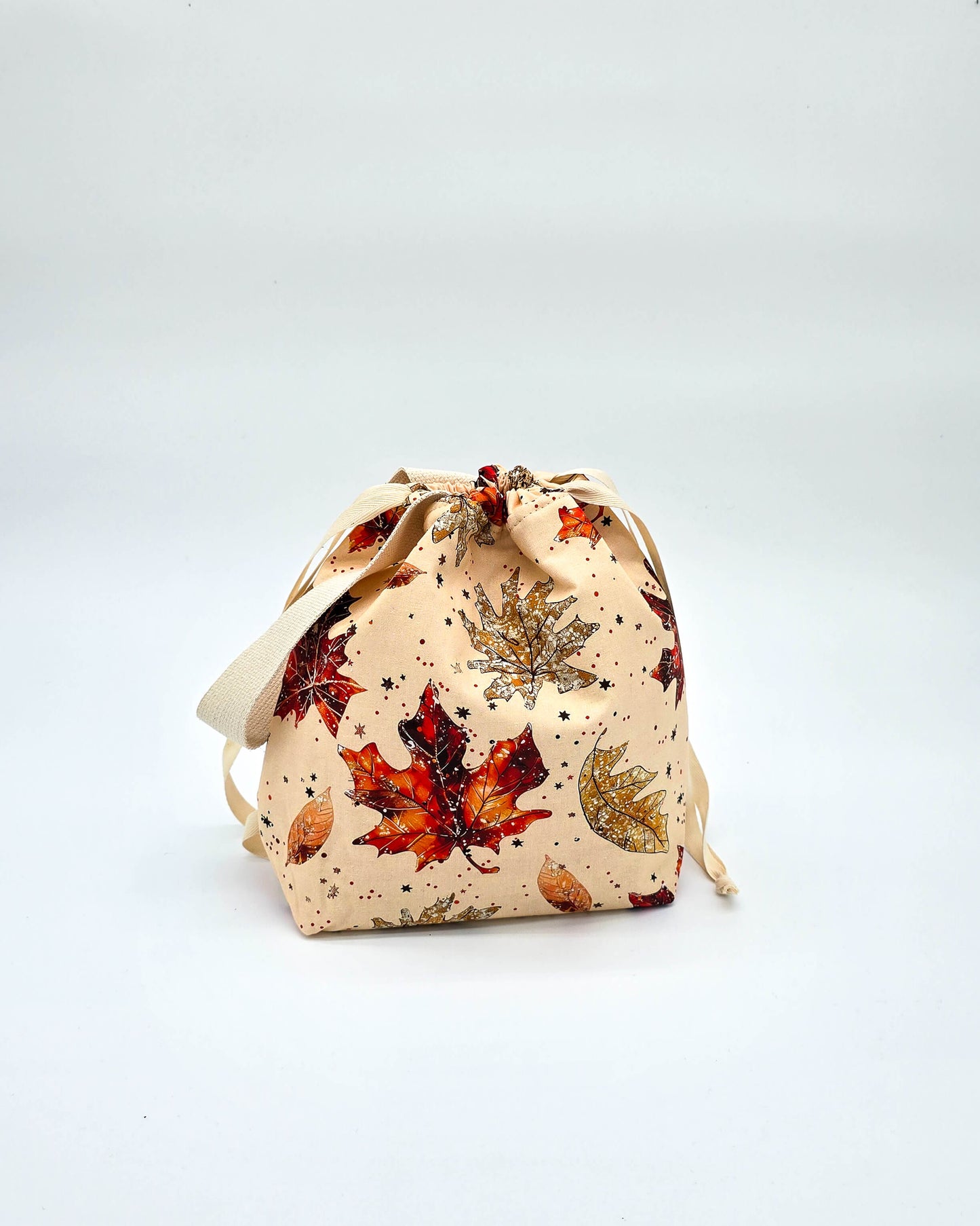 Projektbeutel Autumn Leaves – mit Kordelzug und Henkel, handgenäht in Bayern von Nadelmikado