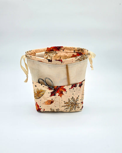 Projektbeutel Autumn Leaves – mit Kordelzug und Henkel, handgenäht in Bayern von Nadelmikado