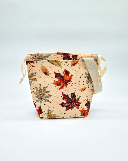 Projektbeutel Autumn Leaves – mit Kordelzug und Henkel, handgenäht in Bayern von Nadelmikado