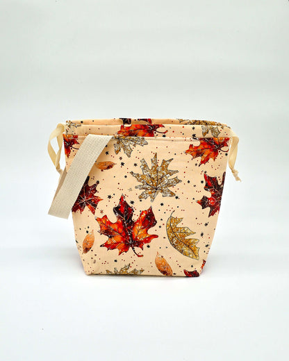 Projektbeutel Autumn Leaves – mit Kordelzug und Henkel, handgenäht in Bayern von Nadelmikado