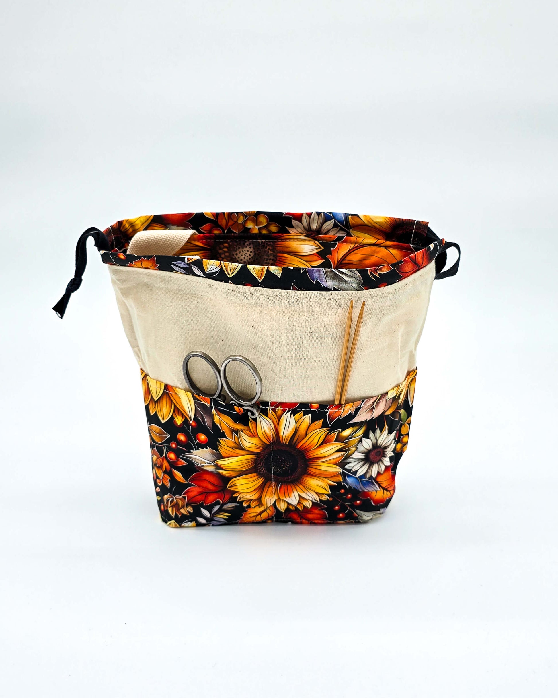 Projektbeutel Autumn Sunflower – mit Kordelzug und Henkel, handgenäht in Bayern von Nadelmikado