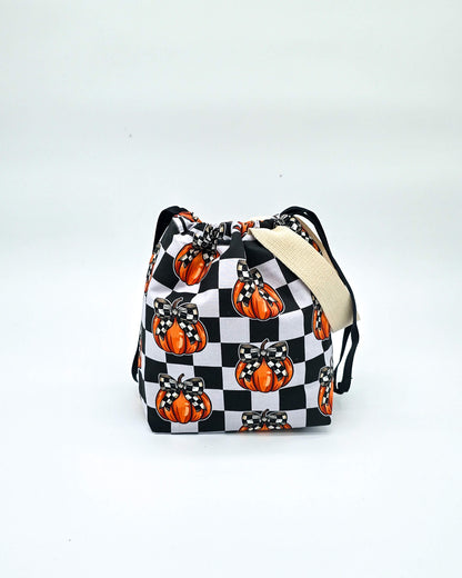 Projektbeutel Checkered Pumpkin – mit Kordelzug und Henkel, handgenäht in Bayern von Nadelmikado