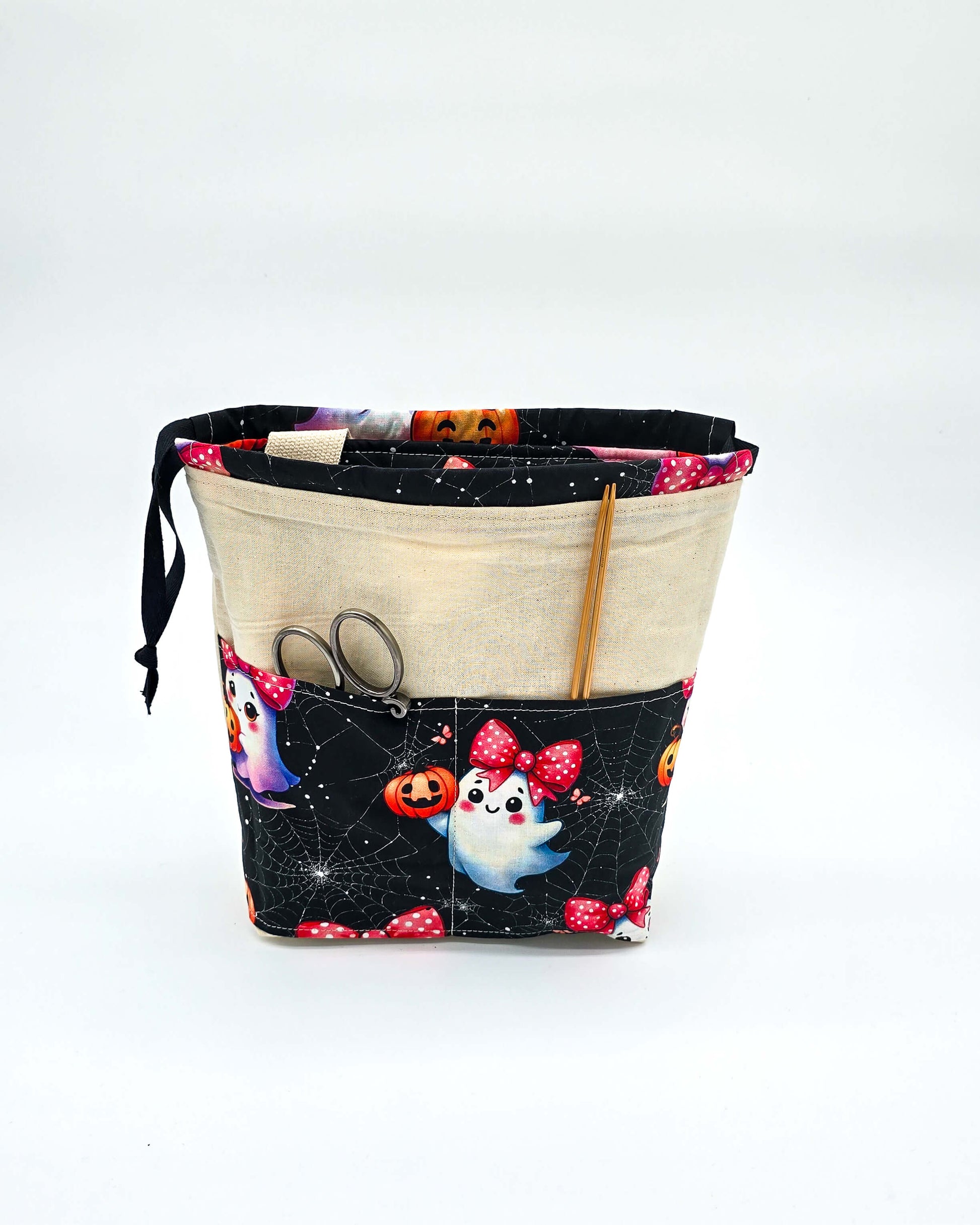 Projektbeutel Ghost & Bows – mit Kordelzug und Henkel, handgenäht in Bayern von Nadelmikado