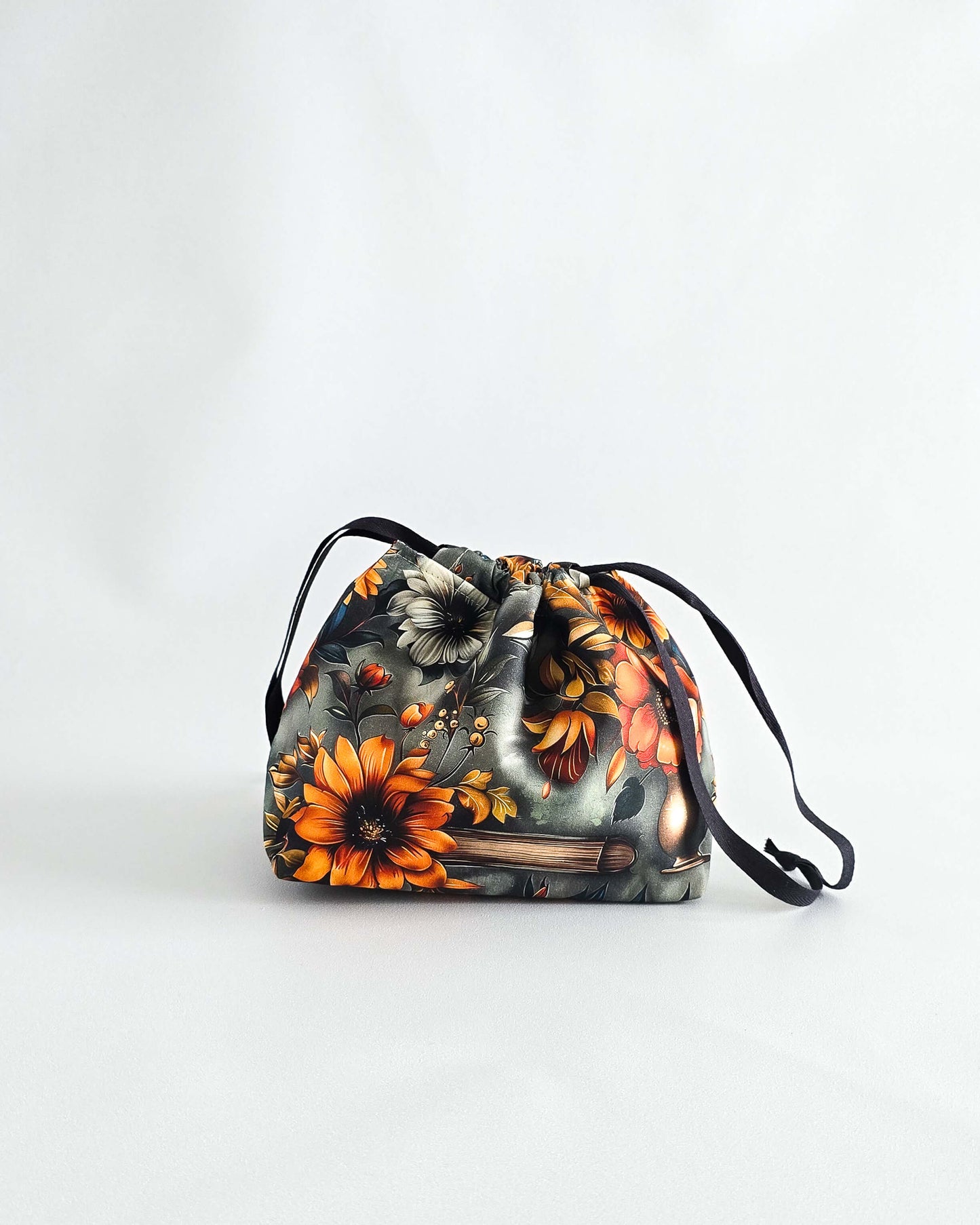 Lyra Projekttasche für Sockenprojekte, Herbstblumen-Design Made in Germany