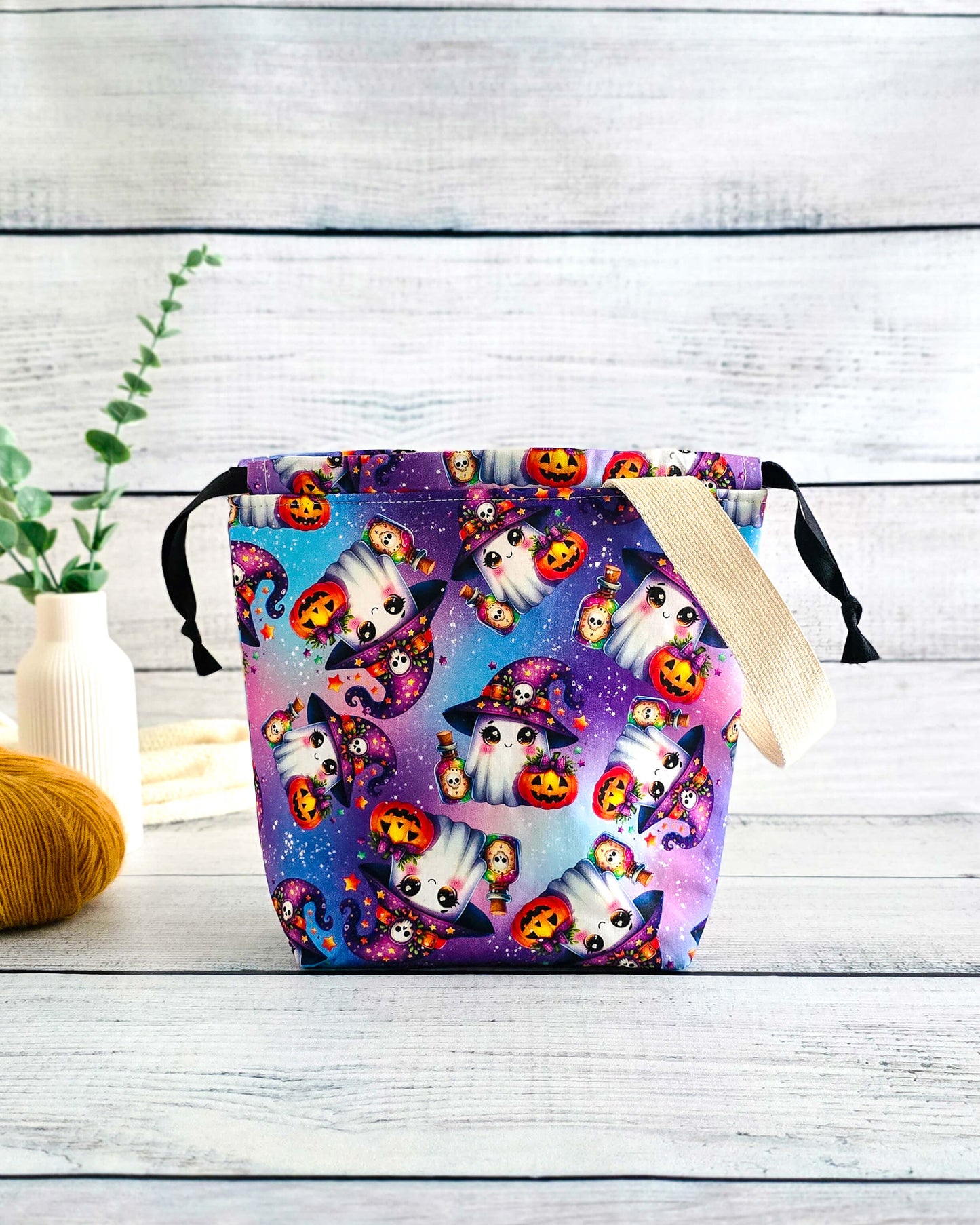 Projektbeutel Magic Ghost – mit Kordelzug und Henkel, handgenäht in Bayern von Nadelmikado