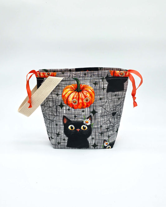 Projektbeutel Pumpkin Cat – mit Kordelzug und Henkel, handgenäht in Bayern von Nadelmikado