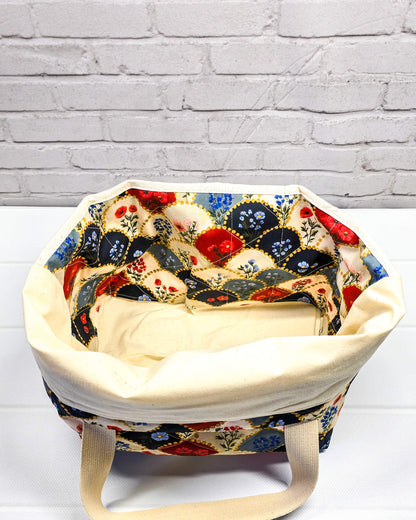 Projekttasche Alva L Patchwork Blumen rot blau creme - handgenäht in Bayern von Nadelmikado