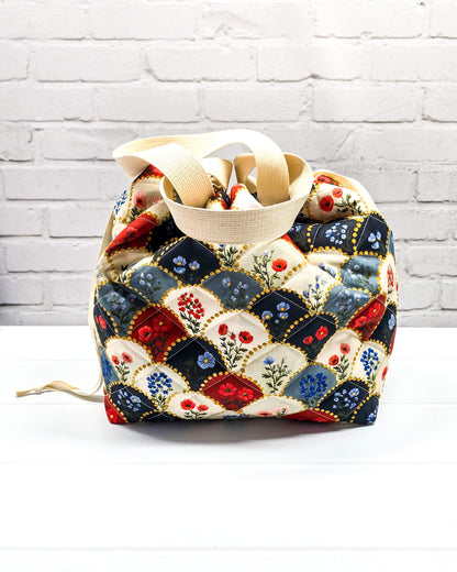Projekttasche Alva L Patchwork Blumen rot blau creme - handgenäht in Bayern von Nadelmikado