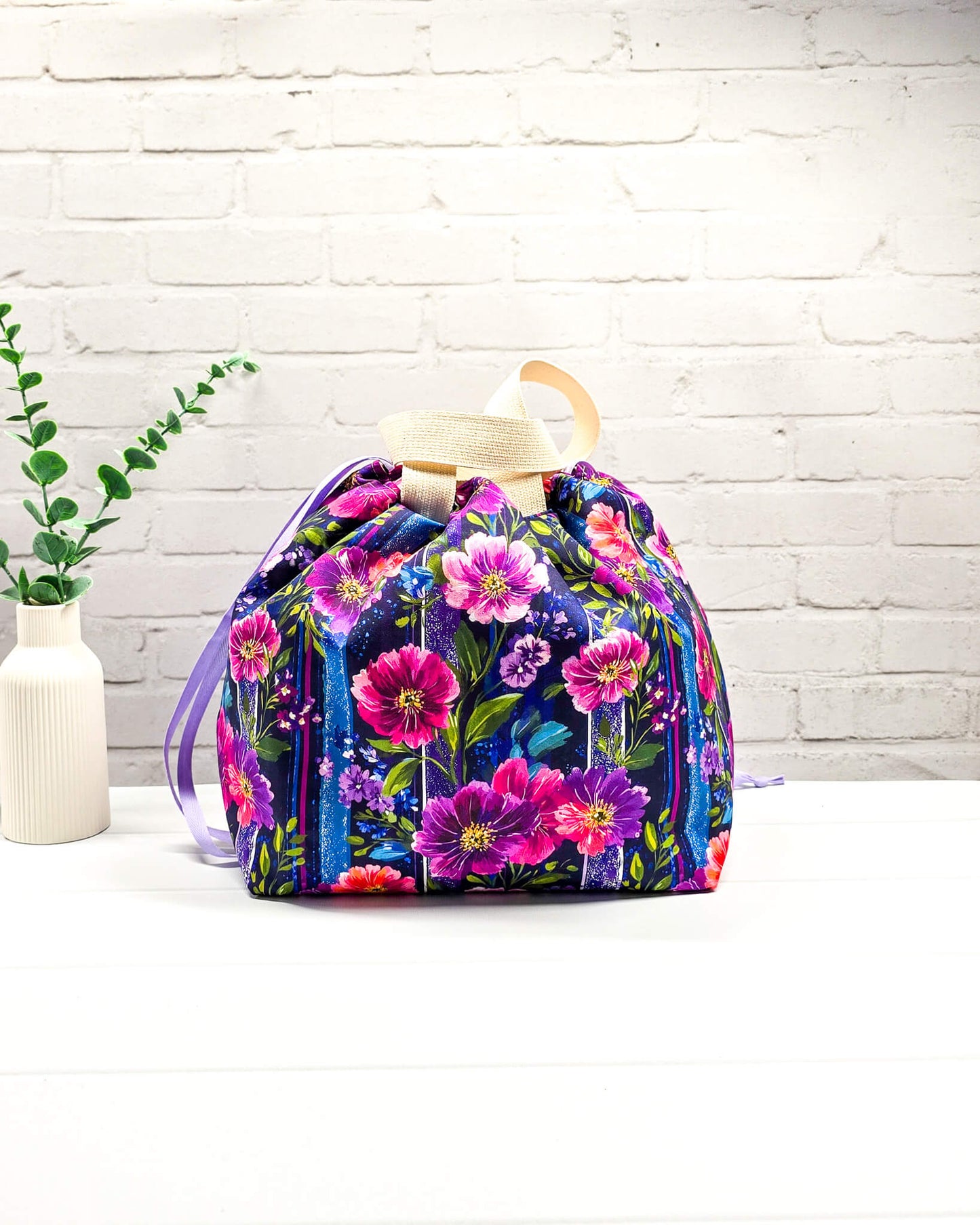 Projekttasche Alva L floral bunt handgenäht Bayern von Nadelmikado