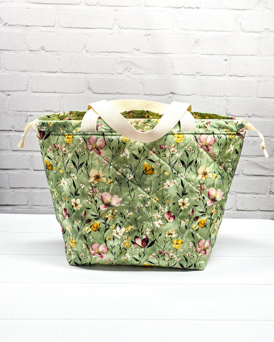 Projekttasche Alva L Wildflower Meadow Blumen grün rosa gelb- handgenäht in Bayern von Nadelmikado