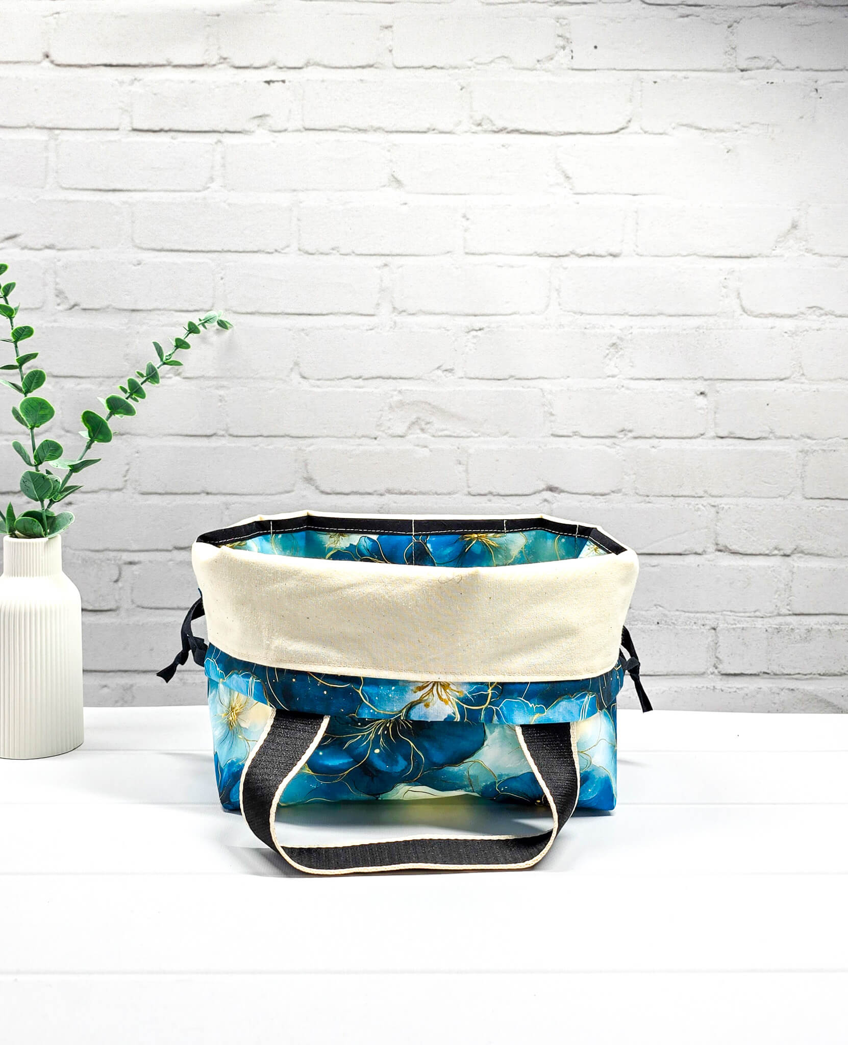 Projekttasche Alva M blau floral handgenäht Bayern von Nadelmikado