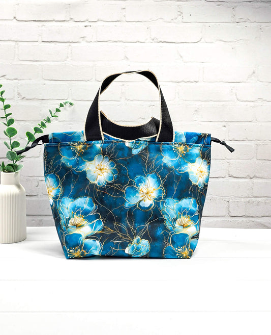 Projekttasche Alva M blau petrol floral handgenäht Bayern von Nadelmikado