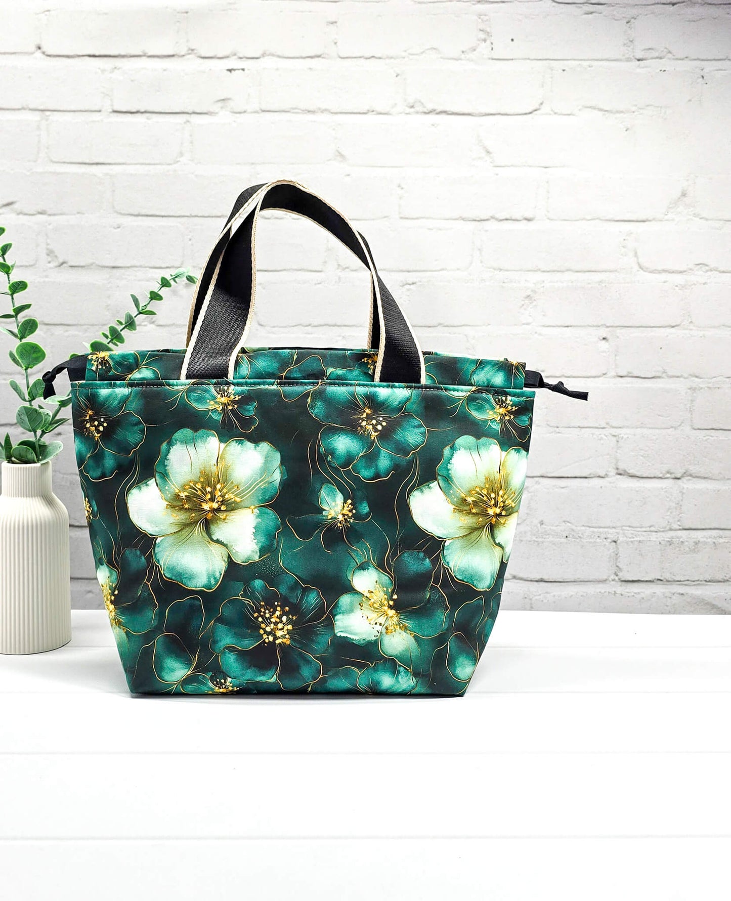 Projekttasche Alva M grün floral handgenäht Bayern von Nadelmikado