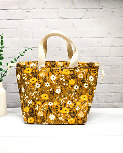 Projekttasche Alva M Golden Meadow handgenäht in Bayern von Nadelmikado