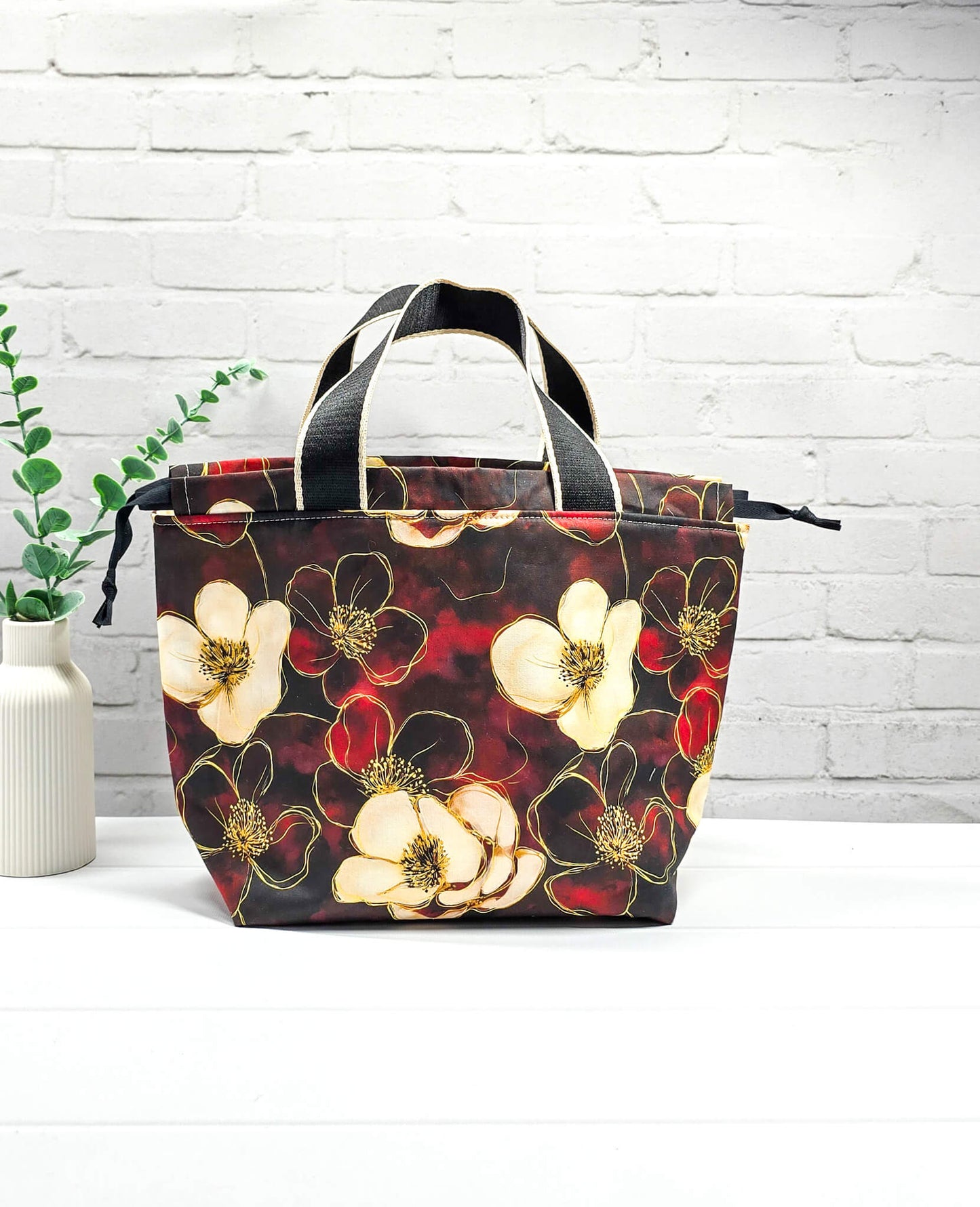 Projekttasche Alva M rot floral handgenäht Bayern von Nadelmikado