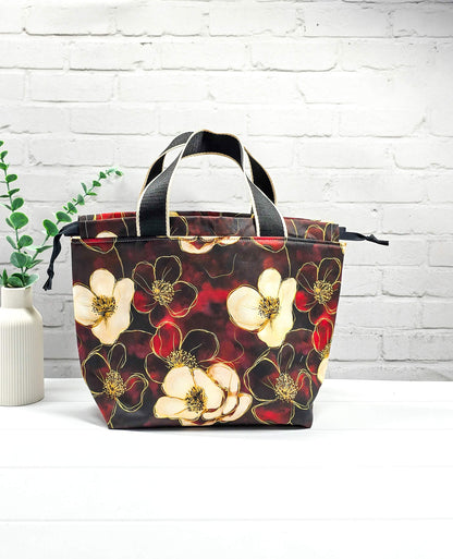 Projekttasche Alva M rot floral handgenäht Bayern von Nadelmikado