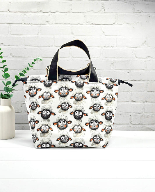 Projekttasche Alva M Schafmotiv Stricktasche - handgenäht in Bayern von Nadelmikado