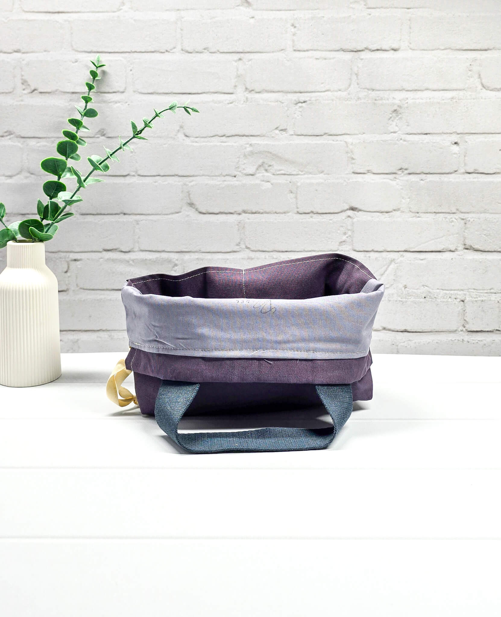Alva Bag S aus Canvas grau – Projekttasche handgenäht in Bayern von Nadelmikado