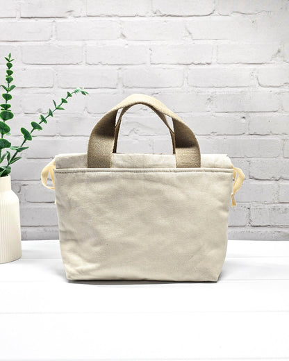 Projekttasche Alva S aus hellem Canvas - handgenäht in Bayern von Nadelmikado