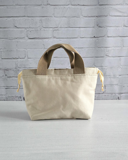 Projekttasche Alva S aus hellem Canvas - handgenäht in Bayern von Nadelmikado