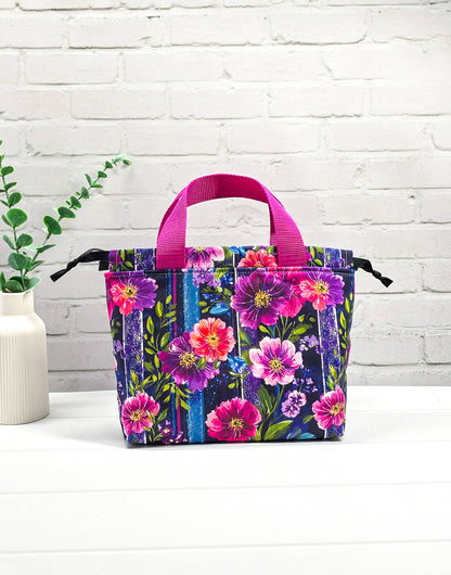 Projekttasche Alva S bunt floral kräftige Farben handgenäht Bayern von Nadelmikado