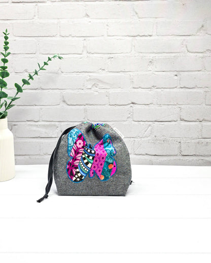 Projektbeutel mit Schmetterlingsmotiv für Sockenprojekte - handgenäht in Bayern von Nadelmikado