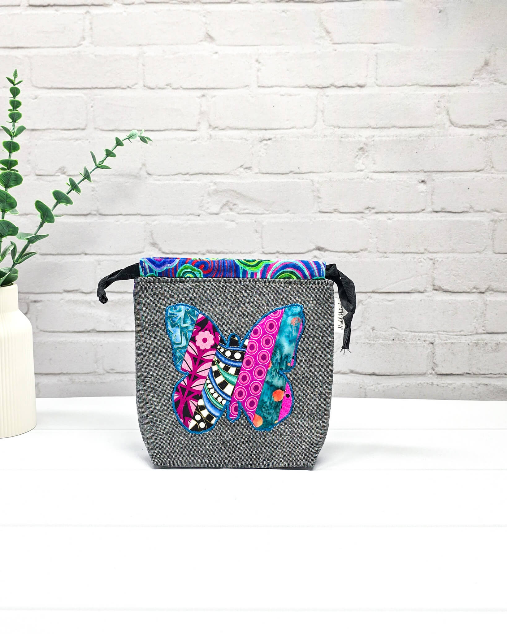 Projektbeutel mit Schmetterlingsmotiv für Sockenprojekte - handgenäht in Bayern von Nadelmikado