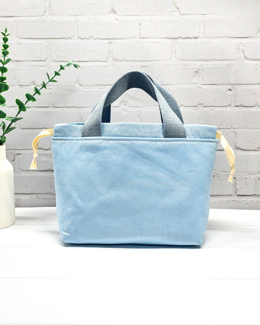 Projekttasche aus Canvas in hellem Blau – handgenäht in Bayern von Nadelmikado