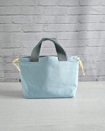 Projekttasche aus Canvas in hellem Blau – handgenäht in Bayern von Nadelmikado
