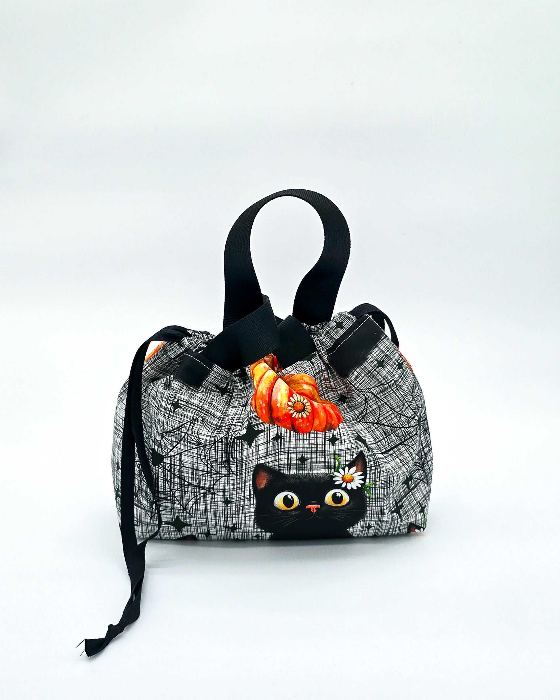 Projekttasche Alva Bag Curious Cat – handgenäht in Bayern von Nadelmikado für Strick- und Häkelprojekte