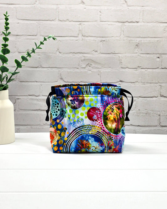 Projekttasche Größe S Lyra Kaleido Bloom für 100 g Sockenwolle, handgenäht in Bayern von Nadelmikado