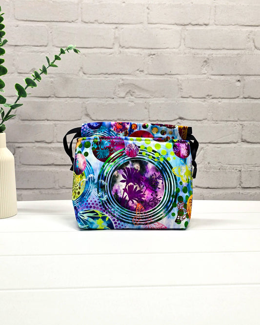 Projekttasche Größe S Lyra Kaleido Bloom für 100 g Sockenwolle, handgenäht in Bayern von Nadelmikado