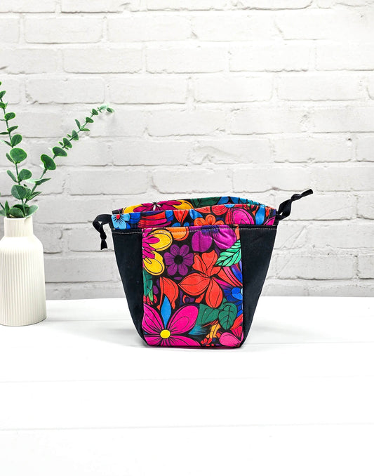 Projekttasche Lina Color Pop buntes Blumenmuster - handgenäht in Bayern von Nadelmikado