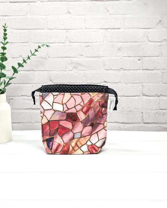 Tindra Projekttasche XS Mosaik Rosé – kleine Projekttasche für 50 g Wolle - handgenäht in Bayern von Nadelmikado