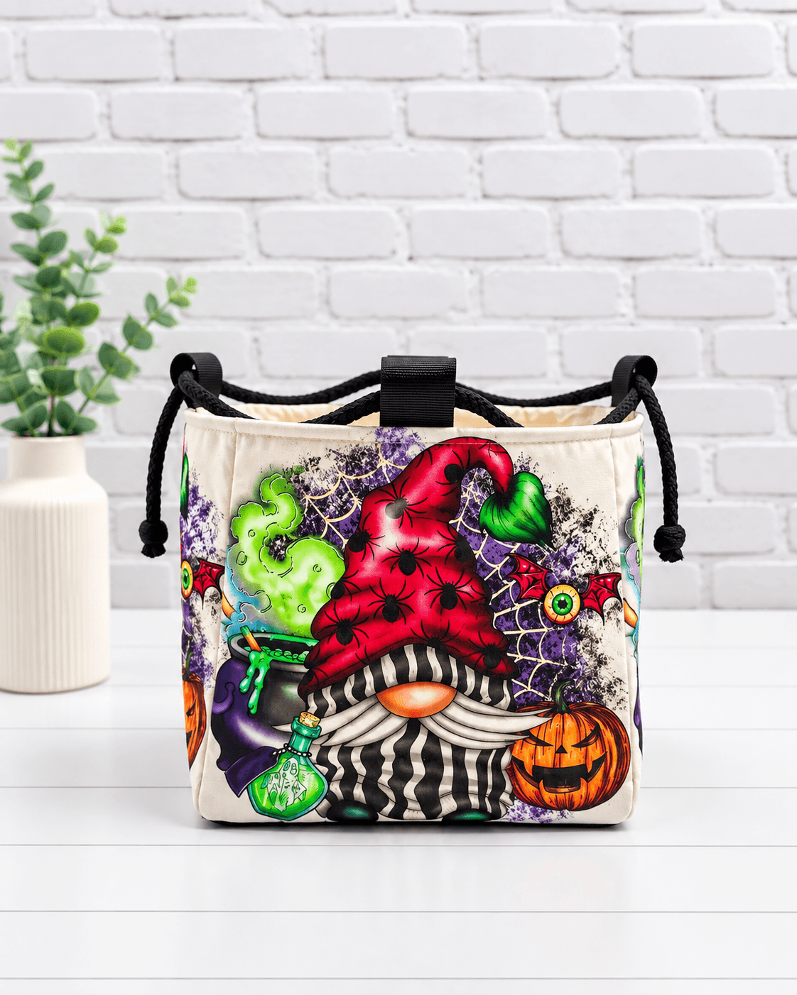 Rice Bag mit Halloween-Wichtel, Kürbis, Spinnweben und Zaubertrank. Handgenäht in Bayern von NadelMikado.