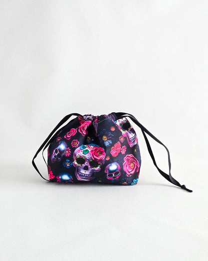 Projektbeutel Lyra im Sugar Skull Design, Handarbeit aus Deutschland