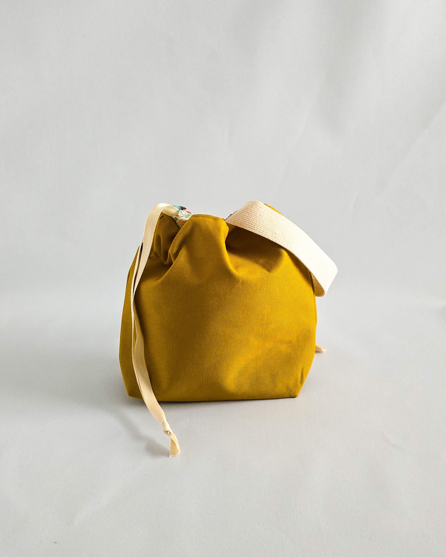 Projekttasche mit Kordelzug und Canvas – It’s Tea Time Collection - handgenäht in Bayern von Nadelmikado