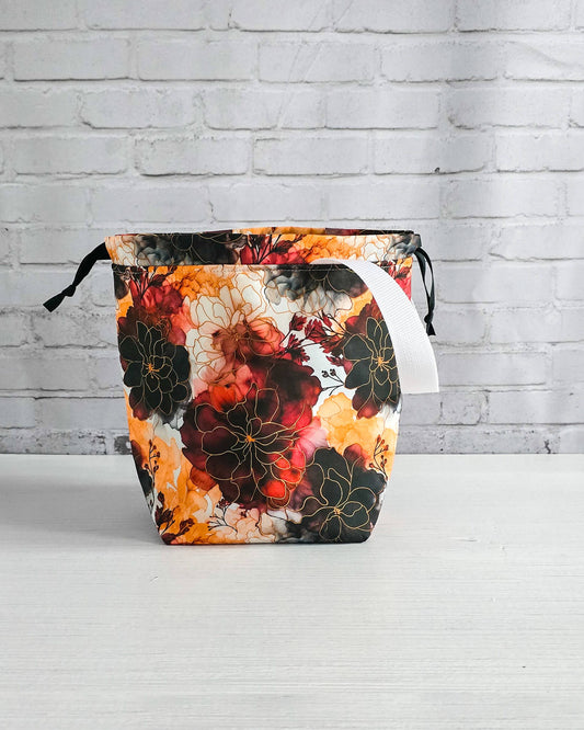 Tuva Bag M Projekttasche mit floralem Herbstmotiv - handgenäht in Bayern von Nadelmikado