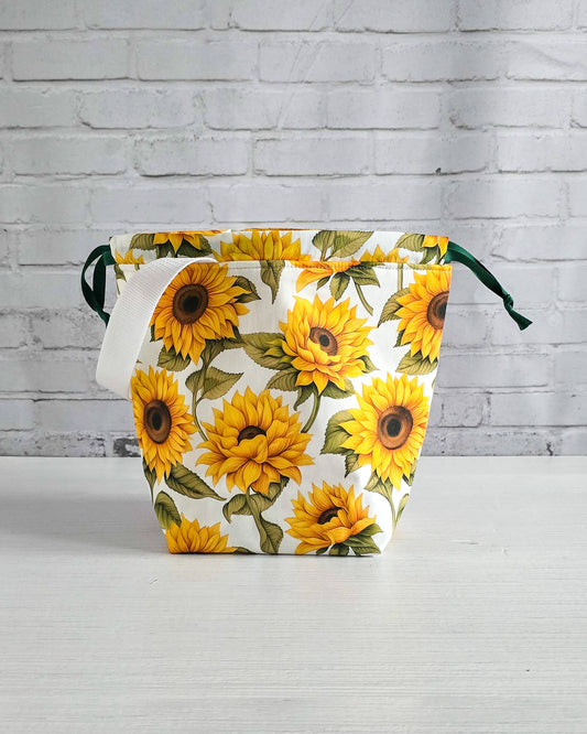 Tuva Bag M Projekttasche mit Sonnenblumenmotiv - handgenäht in Bayern von Nadelmikado