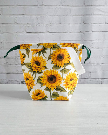 Tuva Bag M Projekttasche mit Sonnenblumenmotiv - handgenäht in Bayern von Nadelmikado