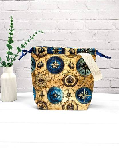 Tuva Bag S Projekttasche mit Kompassmotiv und Kordelzug - handgenäht in Bayern von Nadelmikado