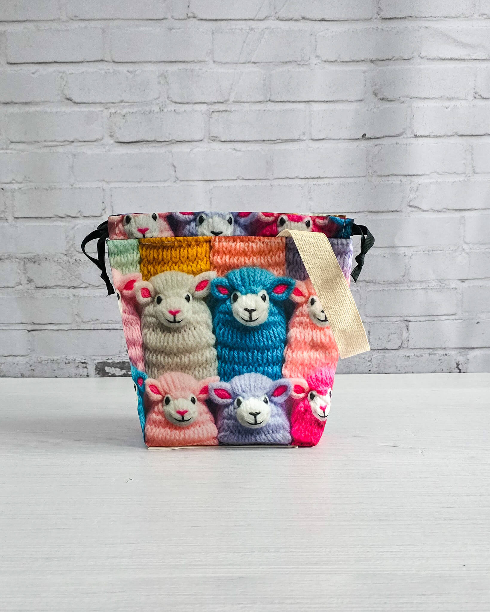 Tuva Bag S Woolly Friends Projekttasche für Strickprojekte handgenäht in Bayern von Nadelmikado