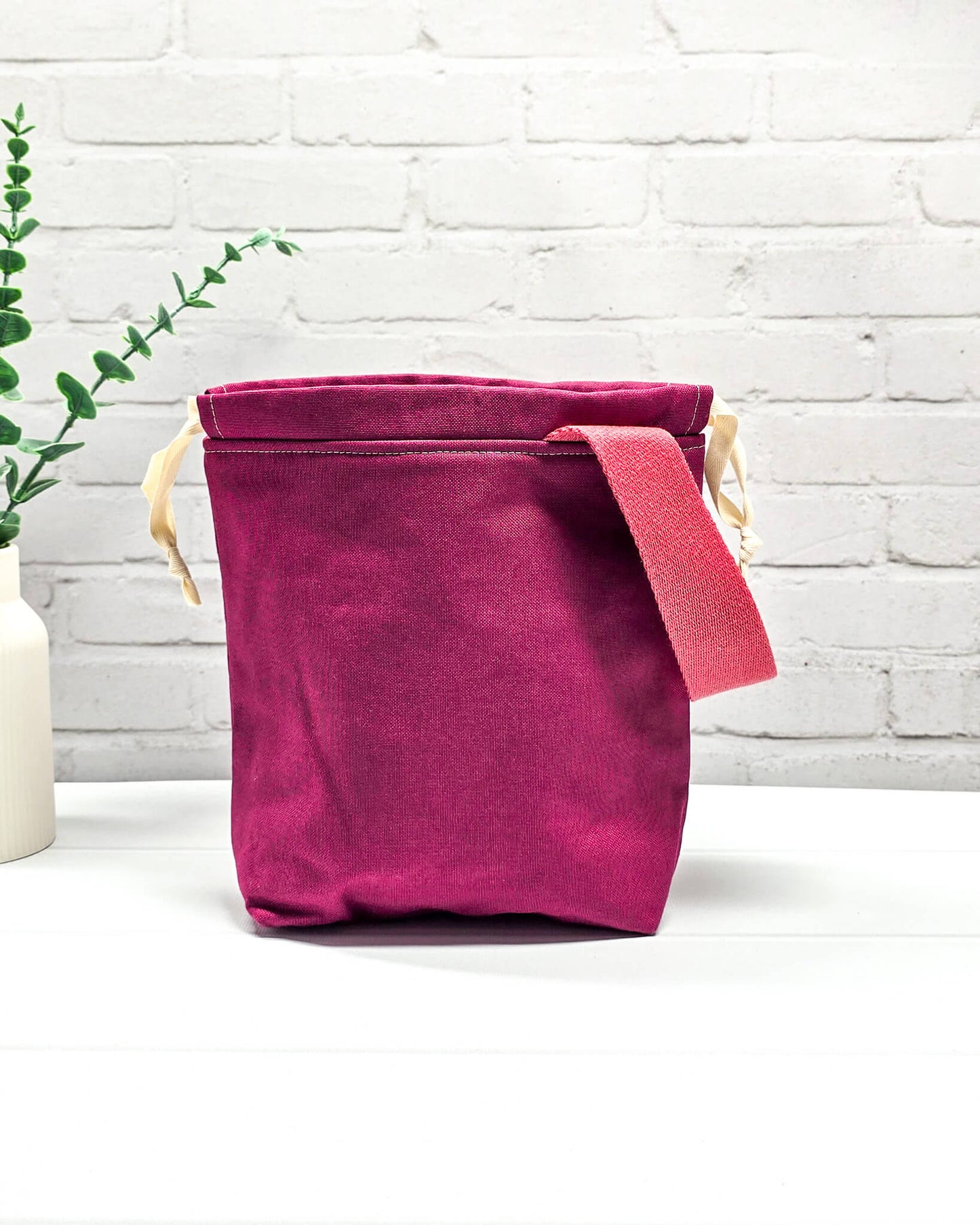 Canvas Projekttasche Tuva S Berry handgenäht in Bayern von Nadelmikado