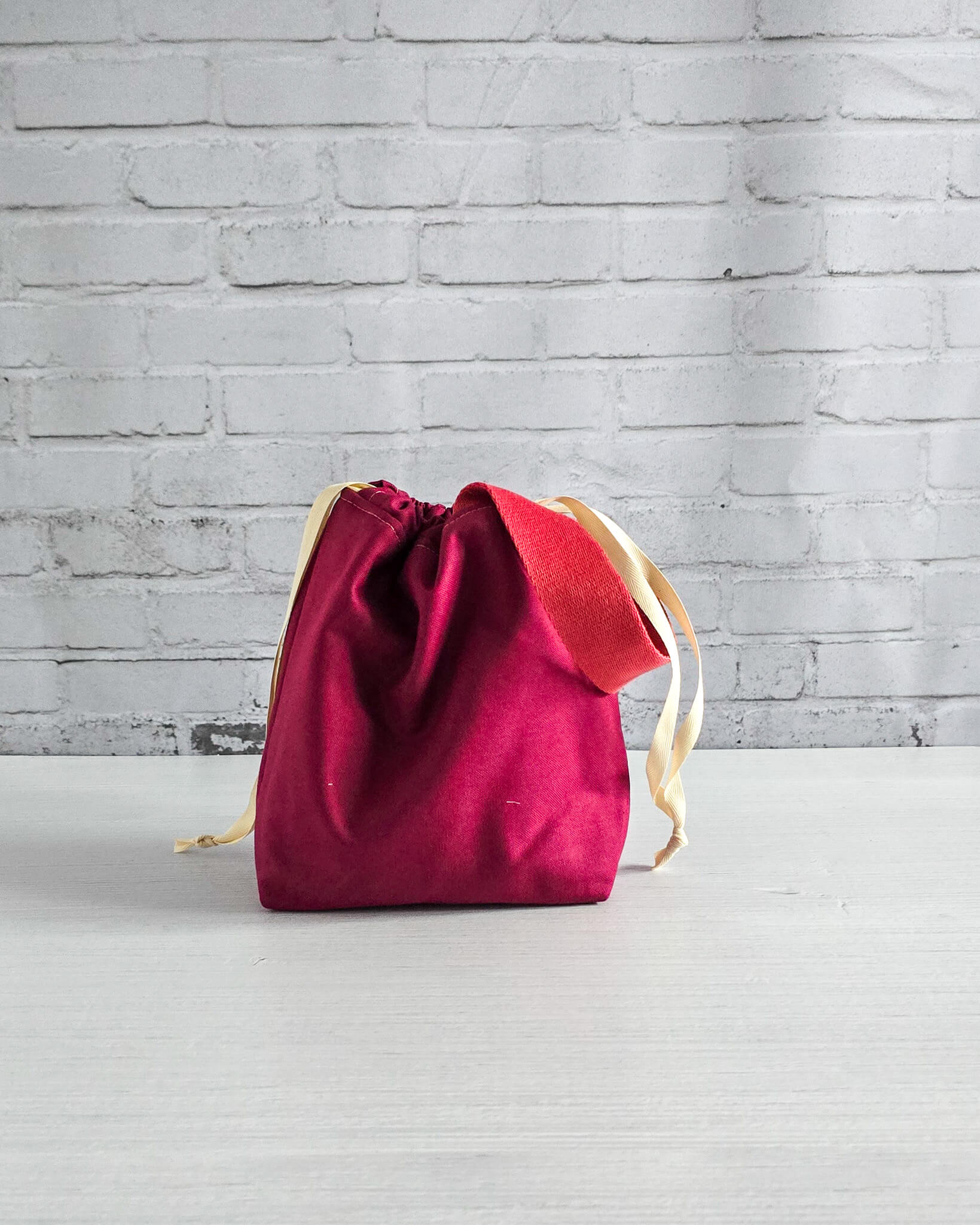 Canvas Projekttasche Tuva S Berry handgenäht in Bayern von Nadelmikado